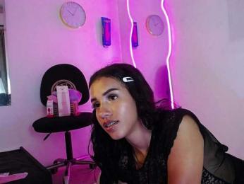 Isabella-18 — Bongacams stream photo (Apr 2026)