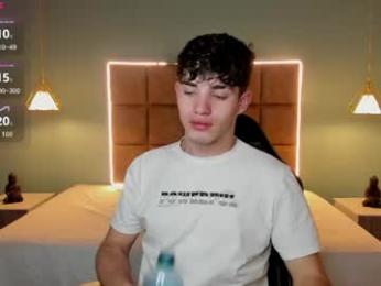alejootwink — Chaturbate stream photo (Jun 2026)