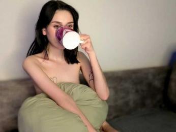 Lola-Aura — modelo de webcam en línea en bongacams