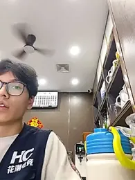 Q24Q- — Stripchat stream photo (Apr 2026)