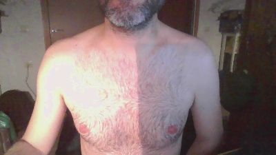 muy__versatil — Cam4 stream photo (Mar 2026)