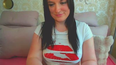 curvynova — Cam4 stream photo (May 2026)