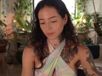 effylowell_ — modelo de webcam en línea en chaturbate