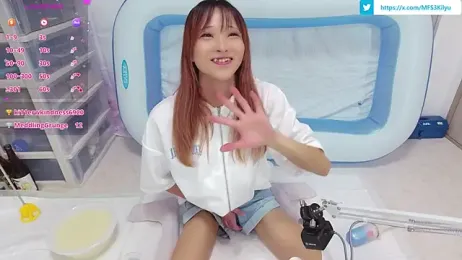 ki-lyu — Stripchat stream photo (Aug 2026)