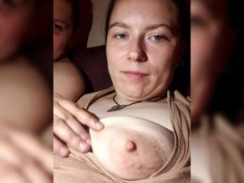 Dinarik97 — modelo de webcam en línea en bongacams