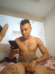 dualzinhoo — modelo de webcam en línea en stripchat