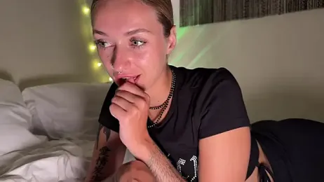 _Kiss_me_hard_ — modelo de webcam en línea en stripchat