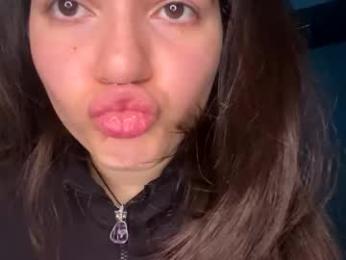 kikilove15 — Chaturbate stream photo (Jun 2026)