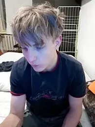 Paradeevich_And — Stripchat stream photo (Mar 2026)