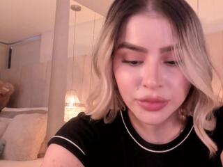 Mia Klein — modelo de webcam en línea en flirt4free