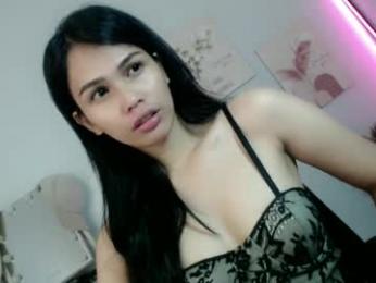 momi_khem019 — modelo de webcam en línea en chaturbate