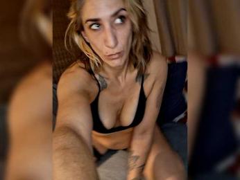 Tarotqueen69 — bongacams
