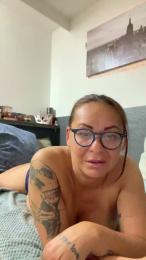 Moomyhot40 — modelo de webcam en línea en cam4