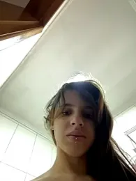 Mirella_Oliveira — Stripchat stream photo (Dec 2025)