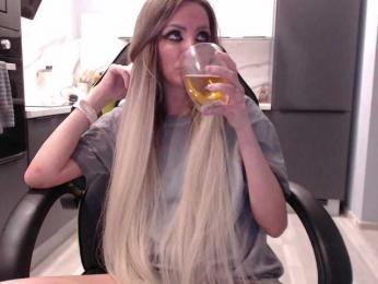 blondalina — modelo de webcam en línea en bongacams