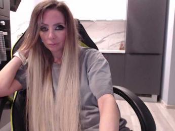 blondalina — modelo de webcam en línea en bongacams