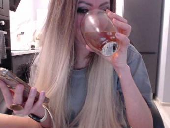 blondalina — modelo de webcam en línea en bongacams