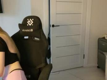 alexialunaris — Chaturbate stream photo (Apr 2026)