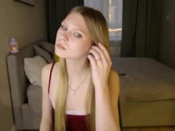 alexialunaris — Chaturbate stream photo (Apr 2026)