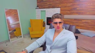 MaxKaidenn — Cam4 stream photo (Mar 2026)