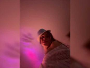 VIP17CoupleDream — modelo de webcam en línea en bongacams