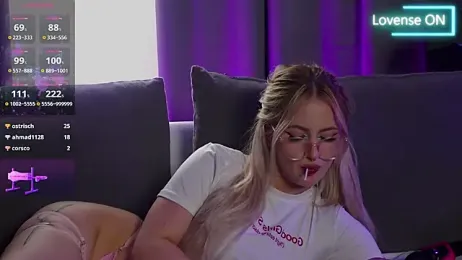 LucyLextonX — Stripchat stream photo (May 2025)