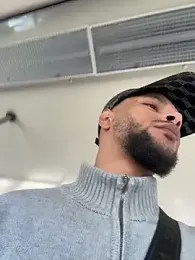 Lionayowe — Stripchat stream photo (Apr 2026)