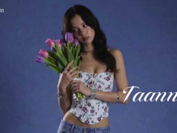 Taanni — modelo de webcam en línea en bongacams