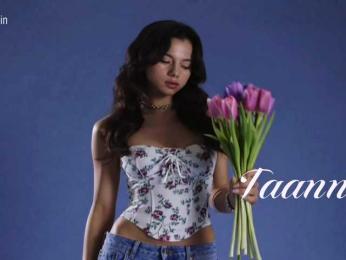 Taanni — modelo de webcam en línea en bongacams