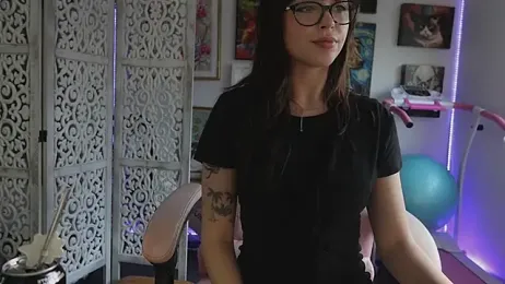 makiyahbelle — modelo de webcam en línea en stripchat