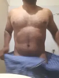 New-Chennaibull15 — modelo de webcam en línea en stripchat