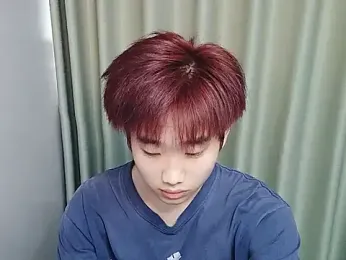 M888AO — Stripchat stream photo (Apr 2026)