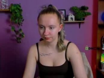 mila_glow — Chaturbate stream photo (Apr 2026)