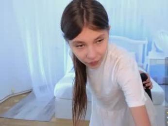 little__lunaa — Chaturbate stream photo (Sep 2026)