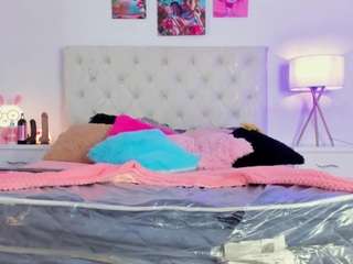 leana-lovings11 — Camsoda stream photo (Aug 2026)