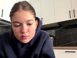 karynleiss — Camsoda stream photo (Apr 2026)