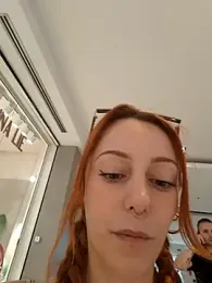sweetdreem_-_-_-_-_ — Stripchat stream photo (May 2025)