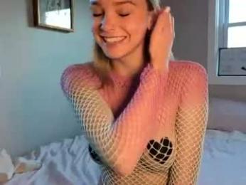 scarletterose_504259 — Chaturbate stream photo (Jun 2026)