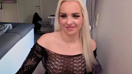 MIA-XXX — modelo de webcam en línea en stripchat