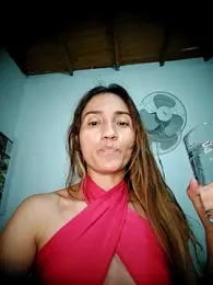 isaa- — Stripchat stream photo (Apr 2026)