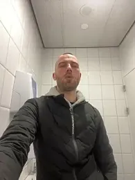 Rotteei1 — Stripchat stream photo (Apr 2026)