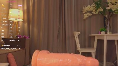 KarenLowe — Cam4 stream photo (Apr 2026)