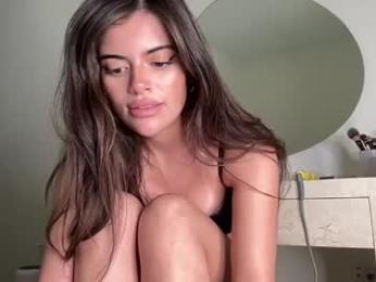 poutyselena — Chaturbate stream photo (Apr 2026)