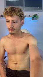 AleFoxx — Cam4 stream photo (Sep 2026)