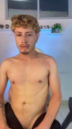 AleFoxx — Cam4 stream photo (Sep 2026)