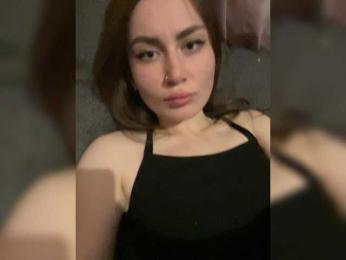 Fyflia — modelo de webcam en línea en bongacams