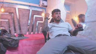 FerchoDanielxxl — Cam4 stream photo (Apr 2026)