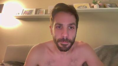 puginja — modelo de webcam en línea en cam4