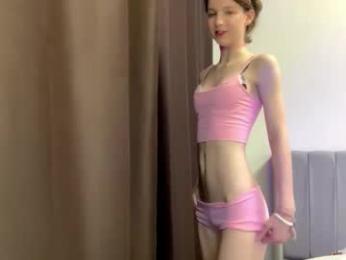 domitilabarrus — modelo de webcam en línea en chaturbate