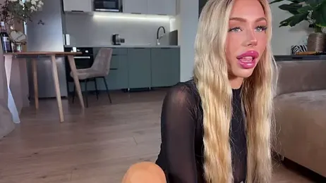 creambaby1 — modelo de webcam en línea en stripchat